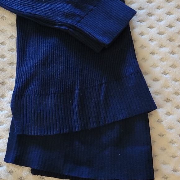 NAVY V-SHAPE PULLOVER - Picture 5 of 7